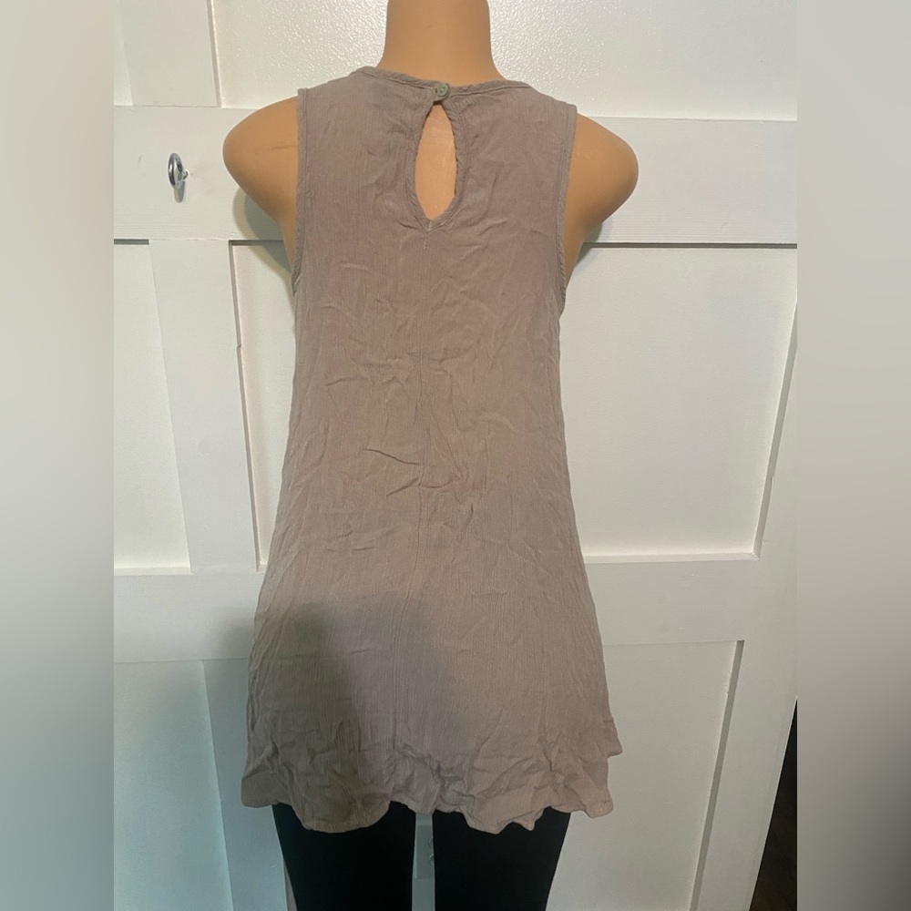 Final Touch Tank Top - Picture 2 of 4